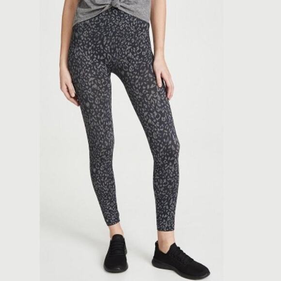Spanx Look At Me Now Leggings High Rise Seamless Leopard Print Gray Size Small - Picture 1 of 6